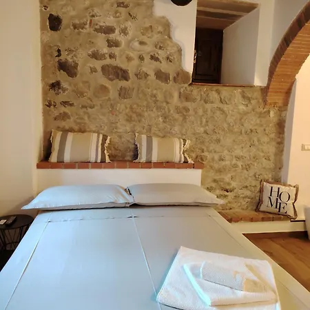 Claudia's La Apartment Pescia