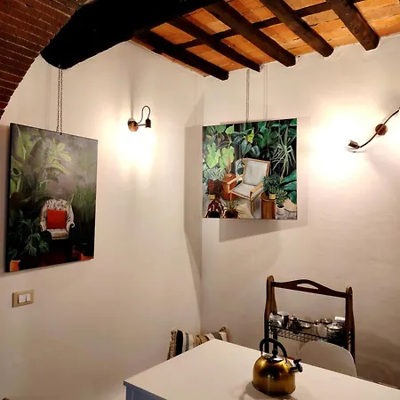 Claudia's La * Pescia