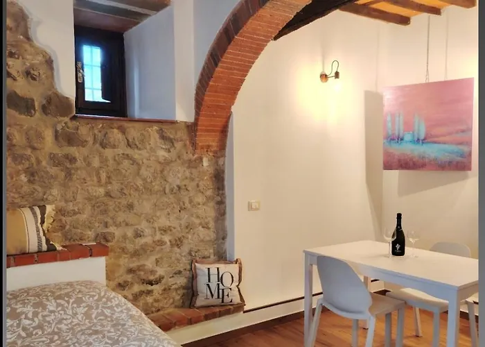Claudia's La Apartman Pescia